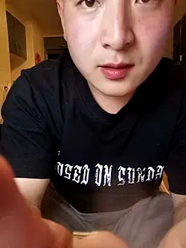 xiaowei2563 online show from 04-23-26, 01:13