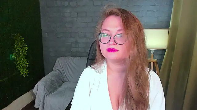 Mary Klay online show from 11-18-25, 04:21