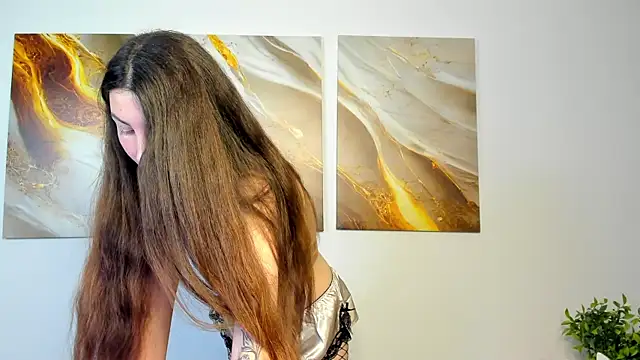 Snapshot of LiraRevery chatting on 11-25-25, 03:29 LiraRevery online show from 11-25-25, 03:29