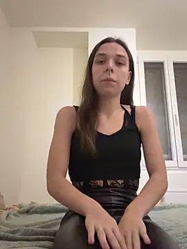 Snapshot of DuoDesir1 chatting on 12-19-25, 02:08 DuoDesir1 online show from 12-19-25, 02:08