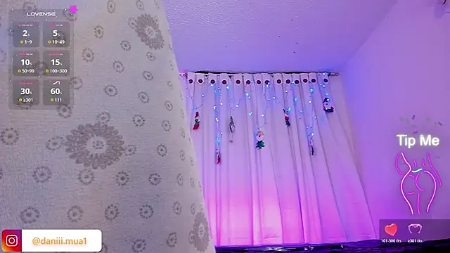 Snapshot of daniii_mua chatting on 11-21-25, 10:36 daniii mua online show from 11-21-25, 10:36