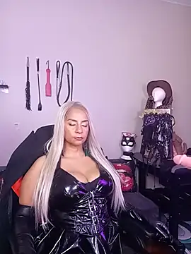 LaReineCleo online show from 07-21-26, 10:49