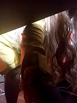 Snapshot of LaReineCleo chatting on 01-16-26, 08:29 LaReineCleo online show from 01-16-26, 08:29