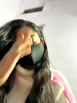 Snapshot of cutestpearl chatting on 12-15-25, 05:30 cutestpearl online show from 12-15-25, 05:30