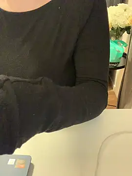 Snapshot of Ghostbaby02 chatting on 01-12-26, 02:57 Ghostbaby02 online show from 01-12-26, 02:57