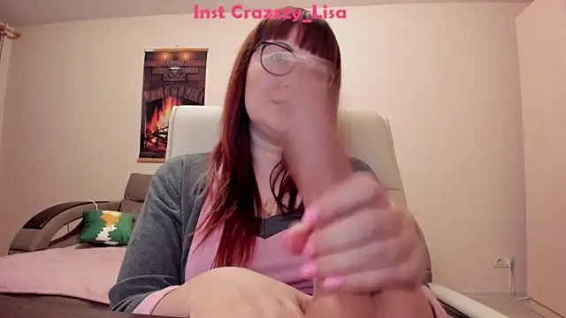 Snapshot of Foxy-lady chatting on 03-19-25, 12:37 Foxy-lady online show from 03-19-25, 12:37