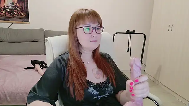 Snapshot of Foxy-lady chatting on 10-22-25, 07:35 Foxy-lady online show from 10-22-25, 07:35