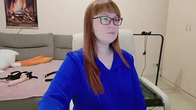 Snapshot of Foxy-lady chatting on 10-19-25, 08:39 Foxy-lady online show from 10-19-25, 08:39