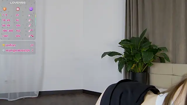 Snapshot of NicoletteBean chatting on 02-19-26, 06:54 NicoletteBean online show from 02-19-26, 06:54