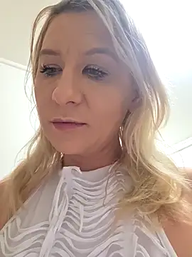 Snapshot of KaylinJan chatting on 12-19-25, 05:10 KaylinJan online show from 12-19-25, 05:10