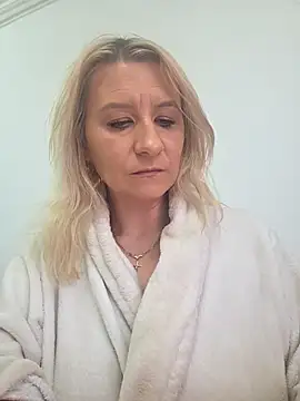 Snapshot of KaylinJan chatting on 12-21-25, 07:32 KaylinJan online show from 12-21-25, 07:32