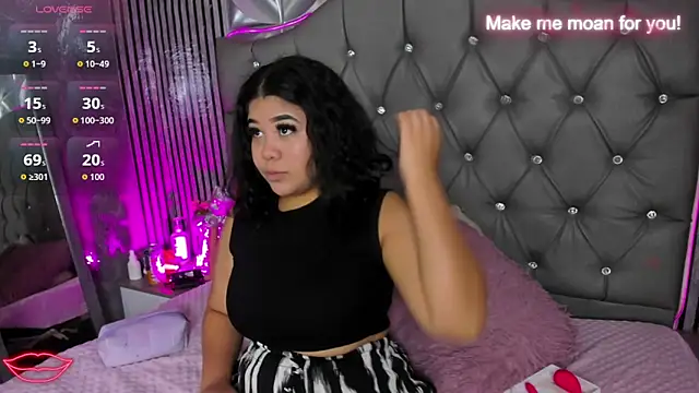 Snapshot of Amanda_Mooree chatting on 05-22-26, 03:48 Amanda Mooree online show from 05-22-26, 03:48