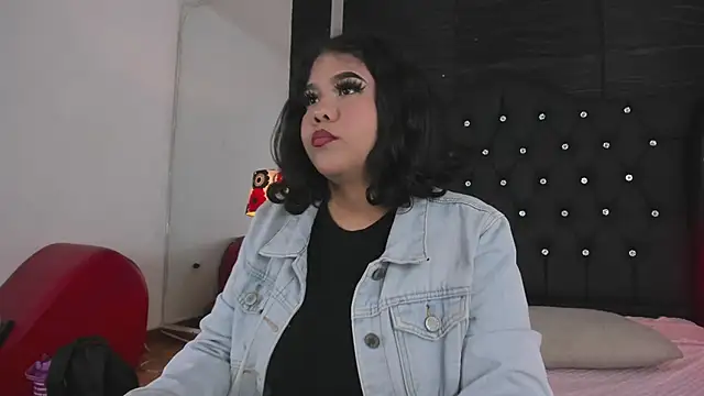 Amanda Mooree online show from 04-14-26, 04:28