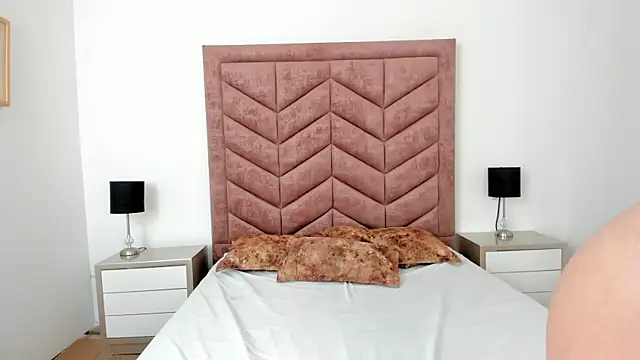 Emmalorez   online show from 11-19-25, 12:38