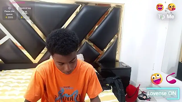 NoahJhonson69 online show from 04-05-26, 11:39