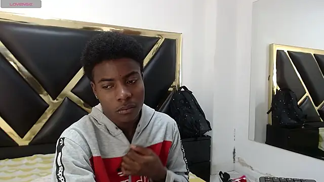 NoahJhonson69 online show from 04-17-26, 02:20