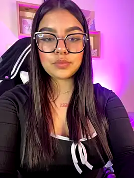 Marianaa   online show from 11-20-25, 03:23