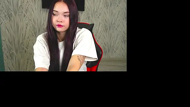 CarleeHake online show from 11-21-25, 03:05