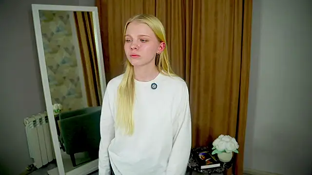 NakitaSwam online show from 11-19-25, 11:54