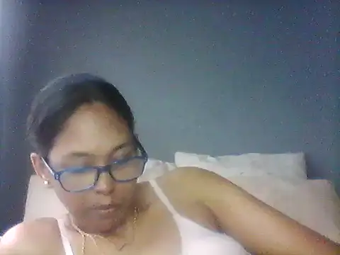 TiaBlaze online show from 11-29-25, 02:17