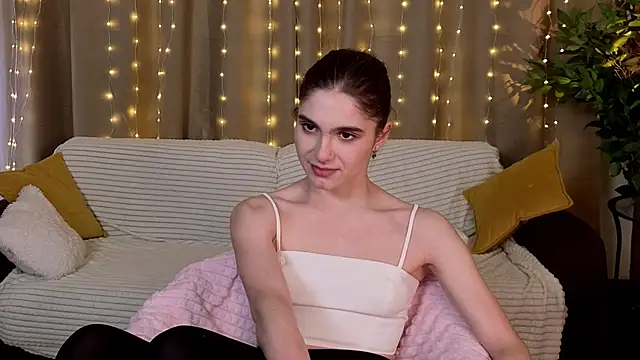 RozanneJordan online show from 12-15-25, 05:08