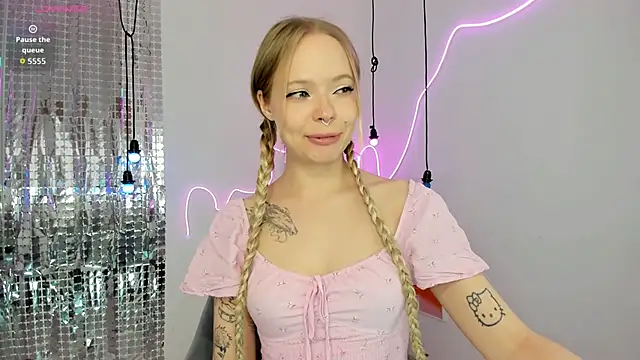 lucy loy online show from 01-13-26, 02:21