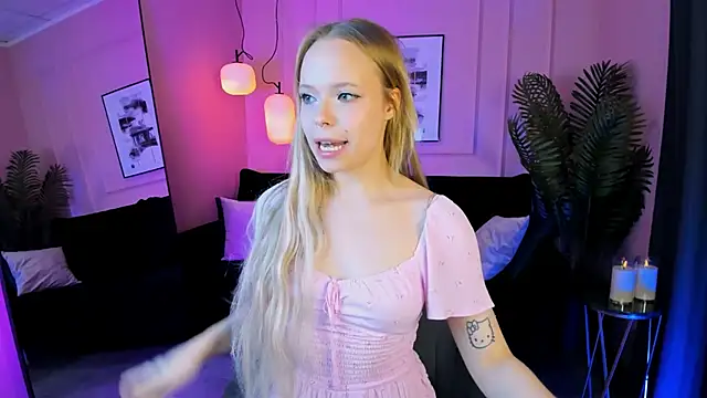 Snapshot of lucy_loy chatting on 11-19-25, 06:46 lucy loy online show from 11-19-25, 06:46