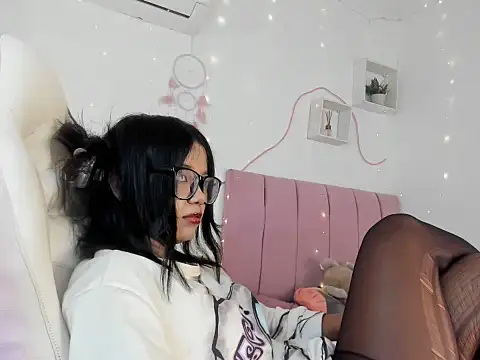 Snapshot of Luna_lexy04 chatting on 05-02-26, 04:39 Luna lexy04 online show from 05-02-26, 04:39