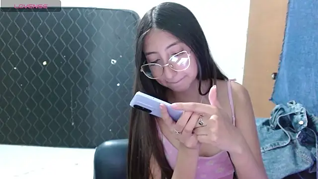 Snapshot of Nanylux chatting on 04-15-26, 03:12 Nanylux online show from 04-15-26, 03:12