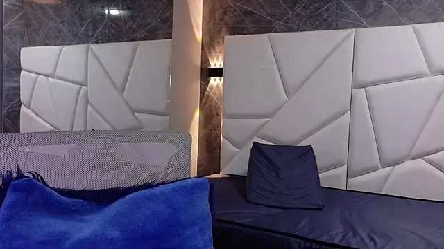 pettymoon1 online show from 12-18-25, 11:25