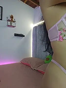 Snapshot of _manumontoya chatting on 11-19-25, 05:35 manumontoya online show from 11-19-25, 05:35