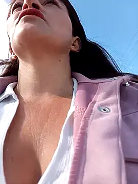 Snapshot of Salome-moon chatting on 11-20-25, 02:18 Salome-moon online show from 11-20-25, 02:18