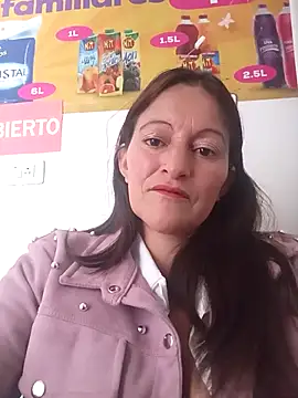 Snapshot of Salome-moon chatting on 11-29-25, 02:06 Salome-moon online show from 11-29-25, 02:06