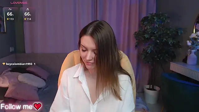 Ursula Andres online show from 03-23-26, 01:06