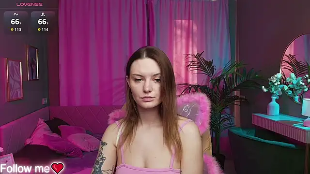 Ursula Andres online show from 04-15-26, 01:11