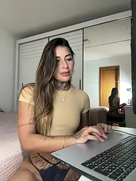 thauanydemontie online show from 12-17-25, 01:54