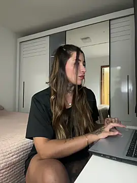 thauanydemontie online show from 11-21-25, 11:59