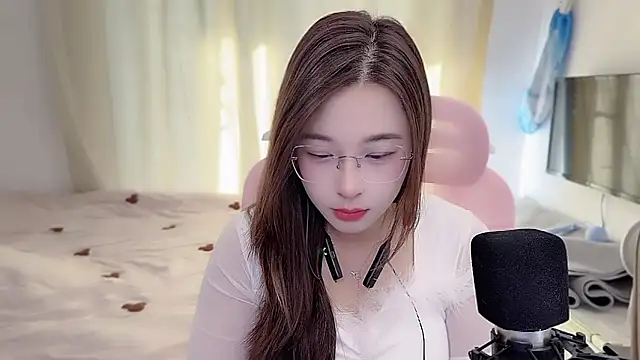 Snapshot of TTtia_ chatting on 01-09-26, 01:23 TTtia online show from 01-09-26, 01:23