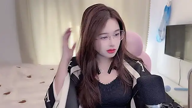 Snapshot of TTtia_ chatting on 01-06-26, 01:31 TTtia online show from 01-06-26, 01:31