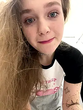 Snapshot of RussianWoman chatting on 01-13-26, 03:43 RussianWoman online show from 01-13-26, 03:43