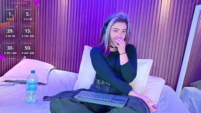 Snapshot of GabyRose9 chatting on 07-22-26, 02:30 GabyRose9 online show from 07-22-26, 02:30