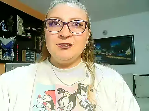 LexieNatty online show from 11-19-25, 07:36