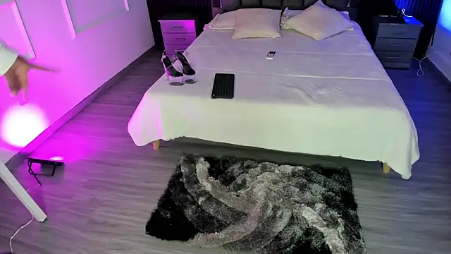 Sienarosewood online show from 11-30-25, 04:24