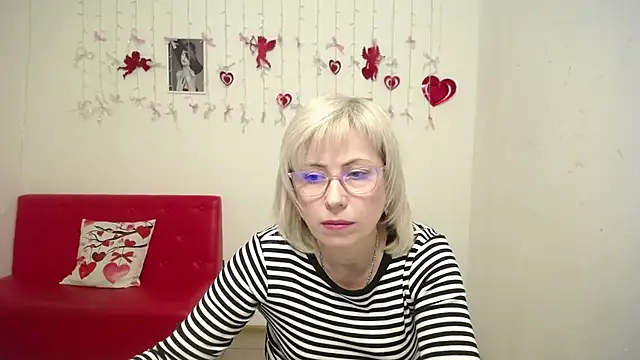 Snapshot of LaurenWishy chatting on 02-13-26, 05:35 LaurenWishy online show from 02-13-26, 05:35