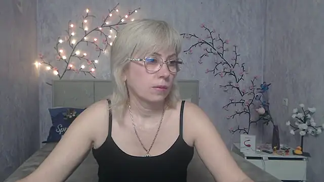 Snapshot of LaurenWishy chatting on 04-23-26, 05:25 LaurenWishy online show from 04-23-26, 05:25