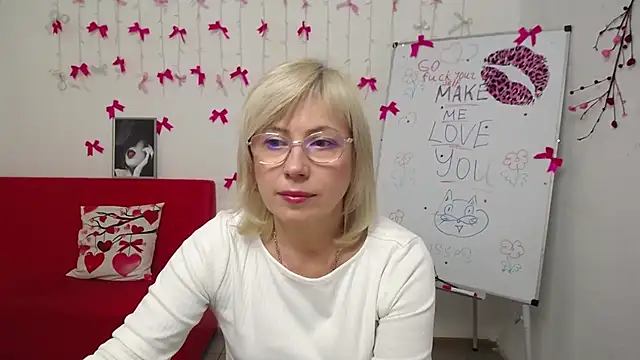 Snapshot of LaurenWishy chatting on 03-03-26, 06:26 LaurenWishy online show from 03-03-26, 06:26