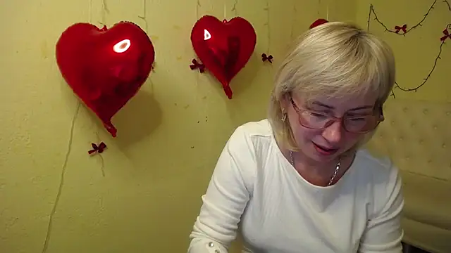 Snapshot of LaurenWishy chatting on 02-14-26, 05:57 LaurenWishy online show from 02-14-26, 05:57