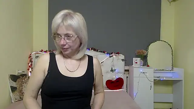 Snapshot of LaurenWishy chatting on 04-28-26, 02:27 LaurenWishy online show from 04-28-26, 02:27