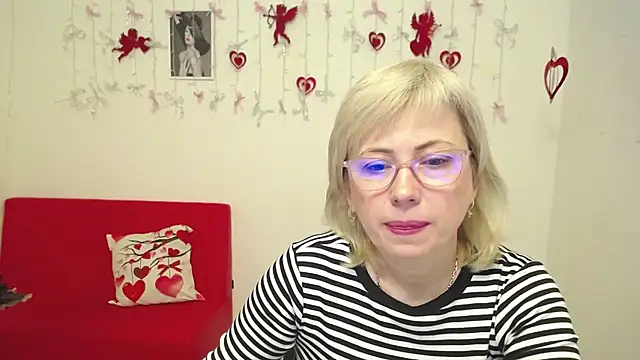 Snapshot of LaurenWishy chatting on 02-01-26, 06:00 LaurenWishy online show from 02-01-26, 06:00