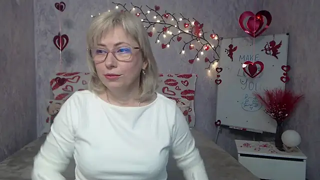 Snapshot of LaurenWishy chatting on 02-16-26, 06:12 LaurenWishy online show from 02-16-26, 06:12